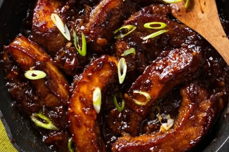 Gekaramelliseerde Speklapjes met Rijst