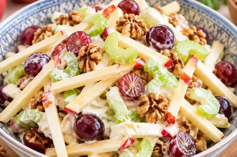 Frisse Waldorfsalade met appel en walnoten